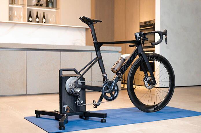 Trenażer rowerowy CYCPLUS T2 BL 2/7