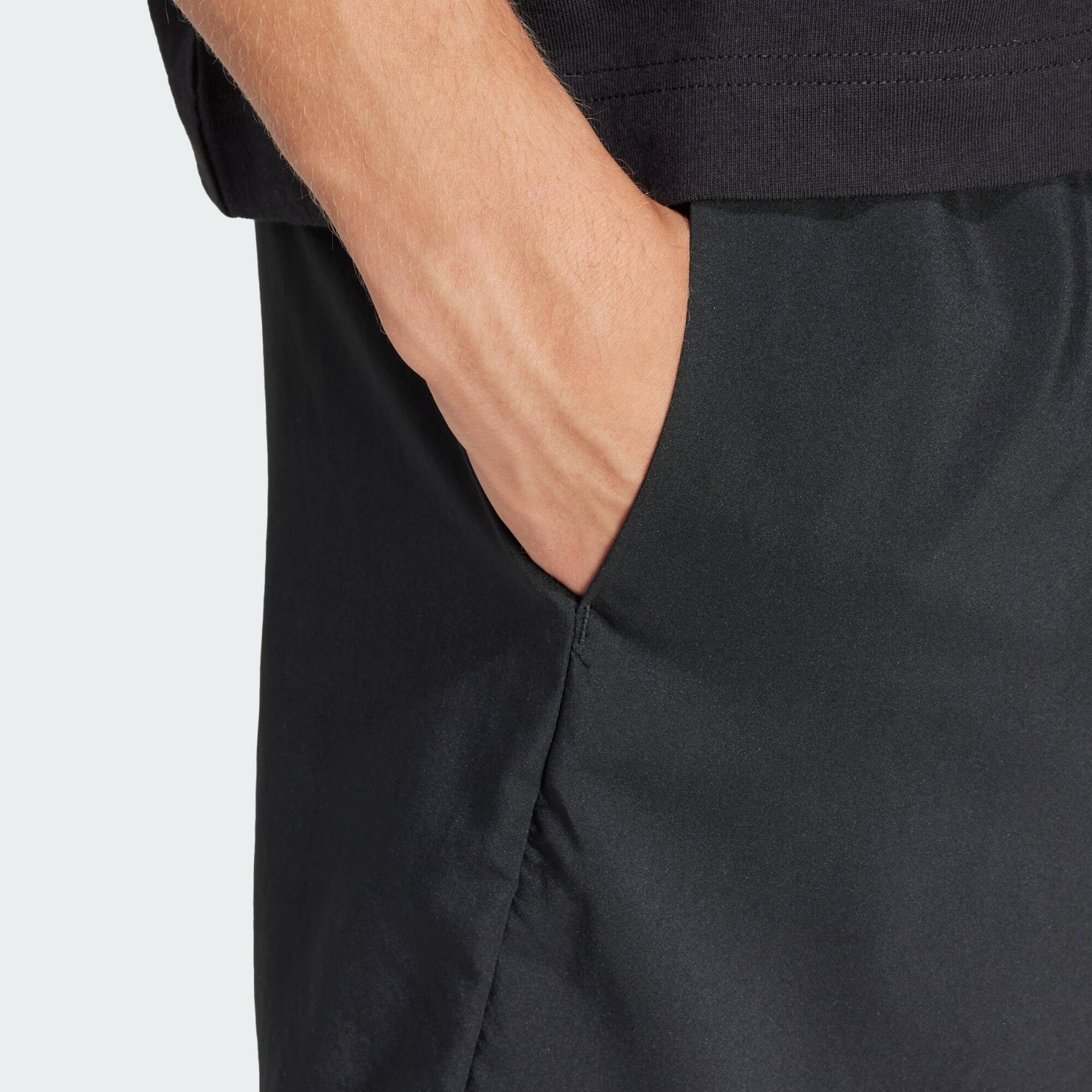 Essentials Small Logo Cargo Chelsea Short 4/6