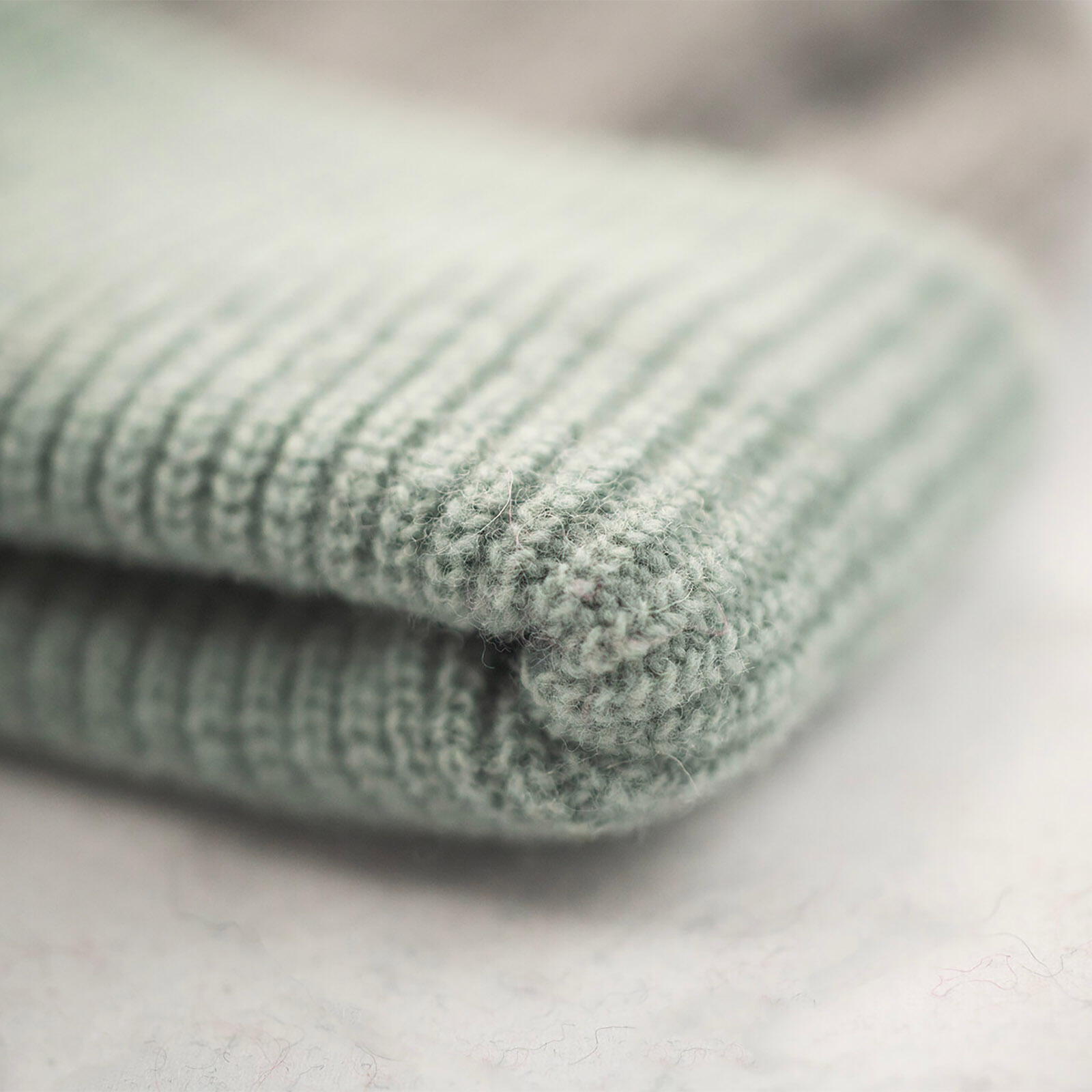 Wintermuts Hermit Duo Rip gebreide muts unisex beanie lam merino wol 3/4