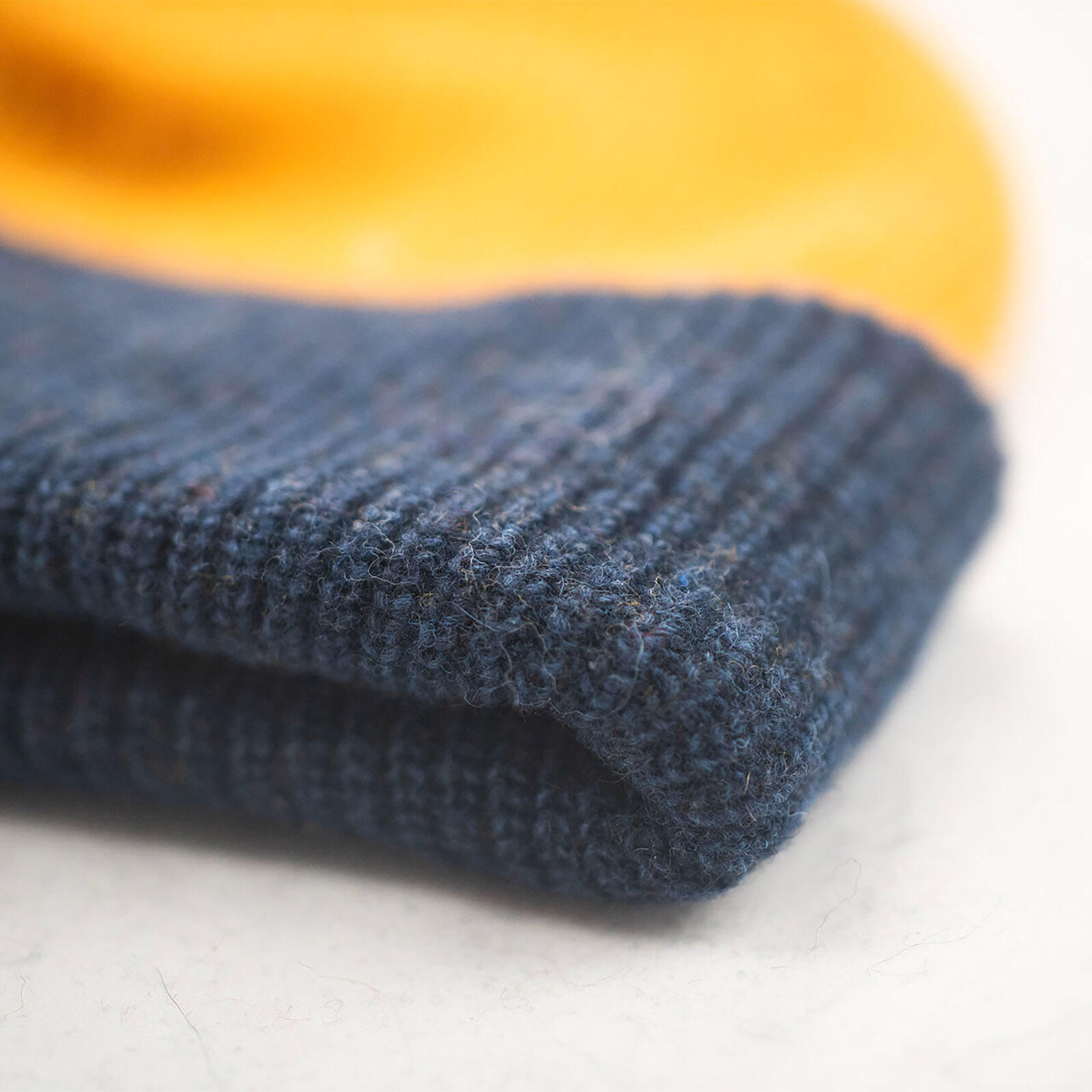 Wintermuts Hermit Duo Rip gebreide muts unisex beanie lam merino wol 3/4