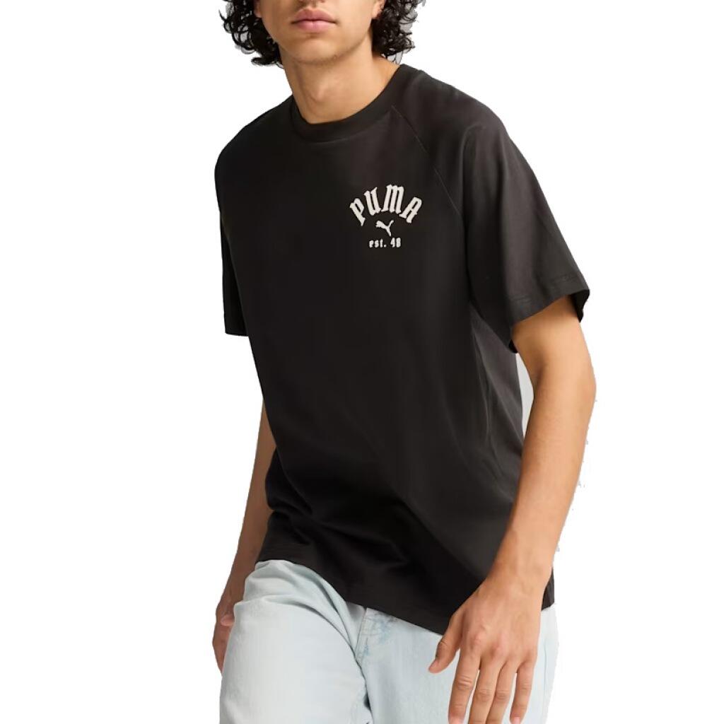 PUMA Trička Model Classics Relaxed Graphic T Barva černý