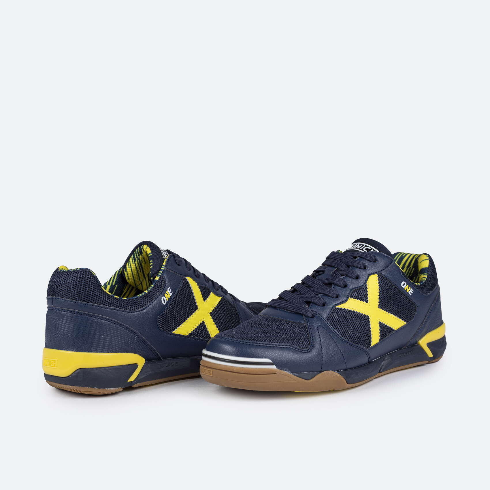 Botas de futsal Munich modelo 3071069 para homem 2/5