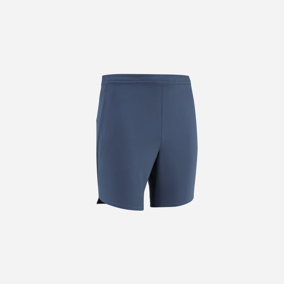bleu marine.