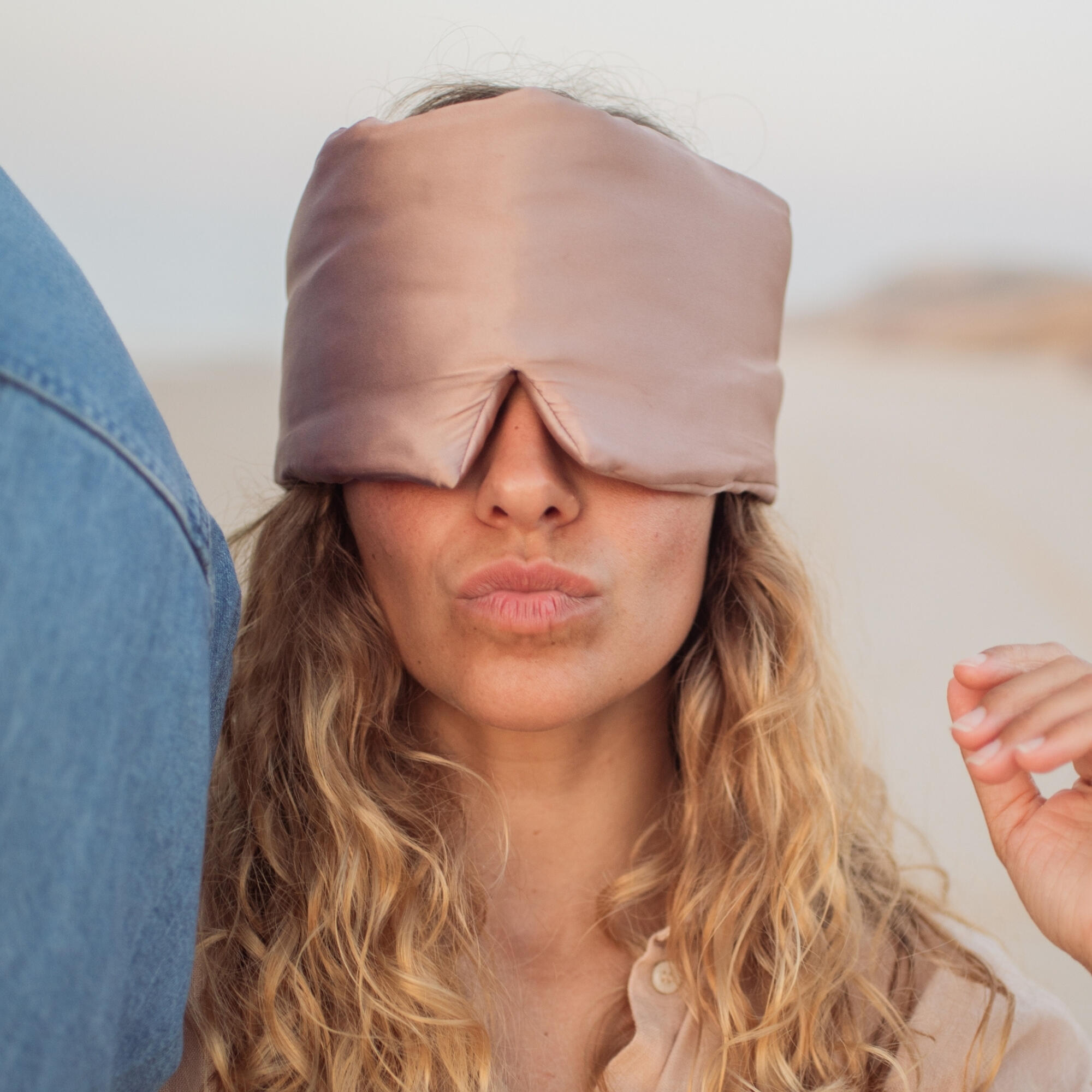 Luxury Unisex Silk Blackout Sleep Eye Mask - Misty Rose 5/9