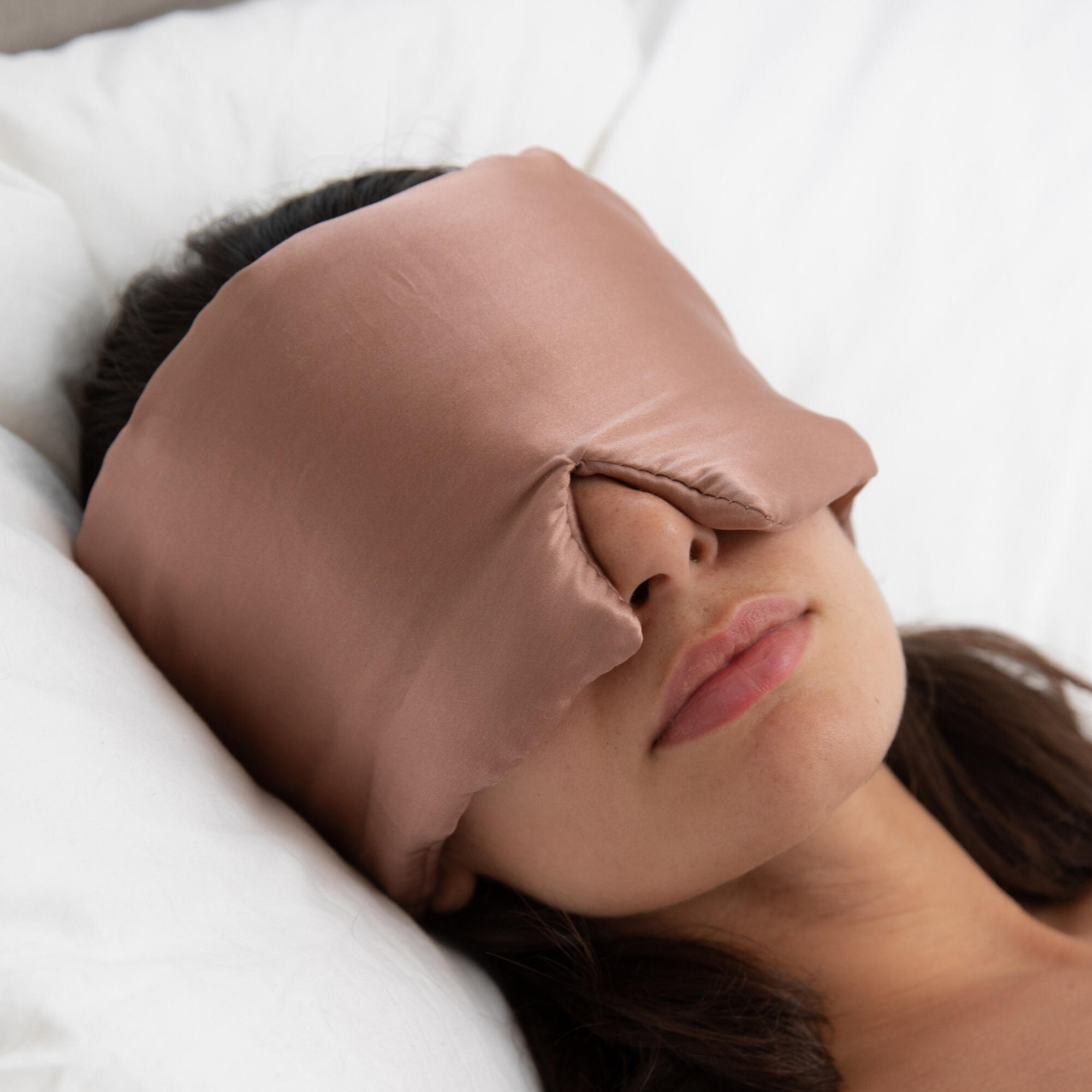 VIVIDA LIFESTYLE Luxury Unisex Silk Blackout Sleep Eye Mask - Misty Rose