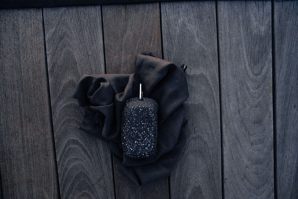 Matador NanoDry Packable Shower Towel - Large (black-granite) 2/2
