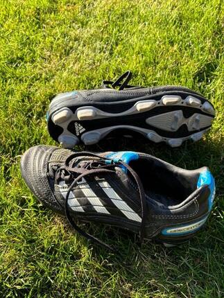 Tussen Particulieren - Voetbalschoenen Adidas