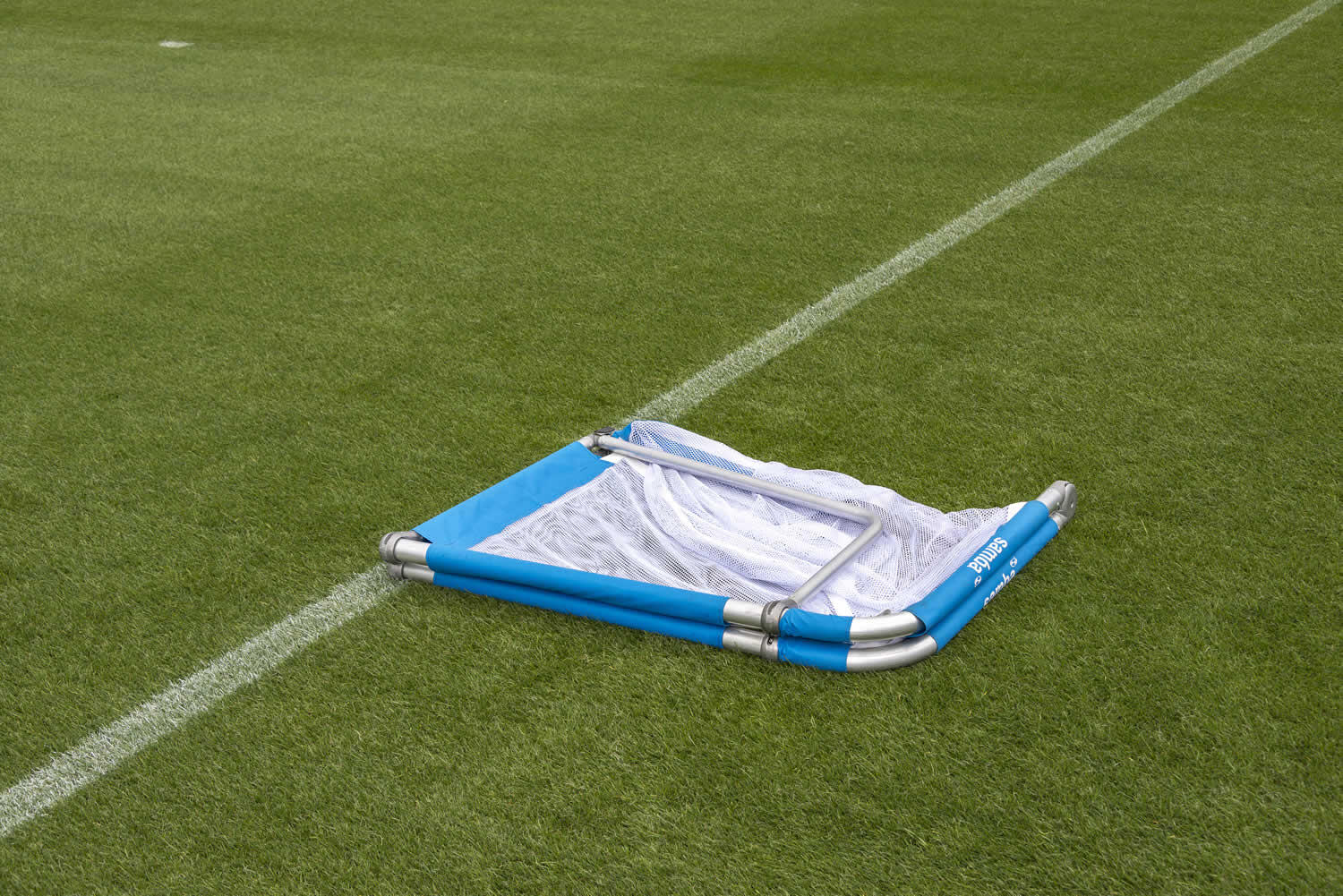 6ft x 4ft Aluminium Folding Goal 2/5