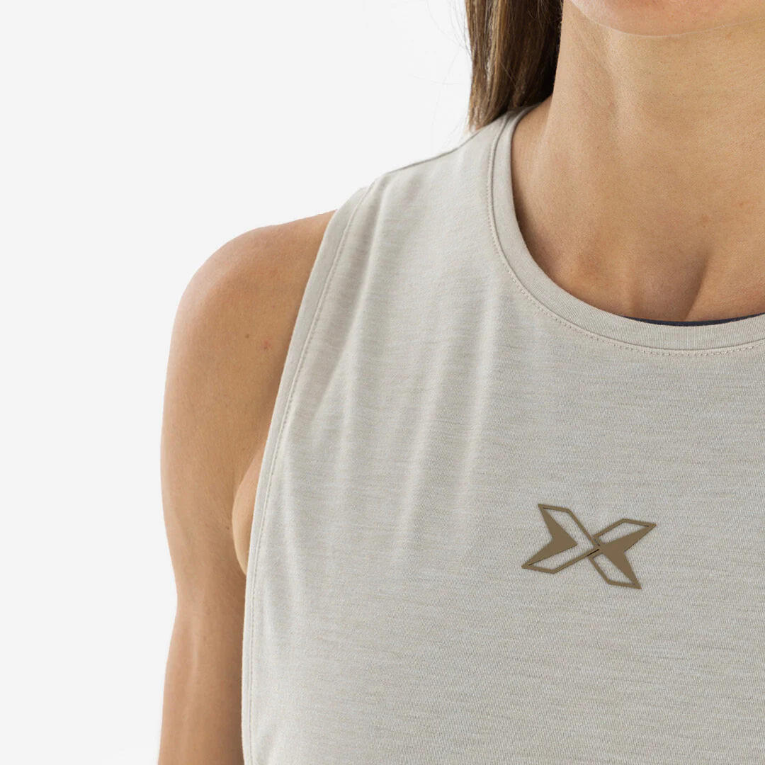 CAMISETA PREMIUM SIN MANGAS PARA MUJER 5/6