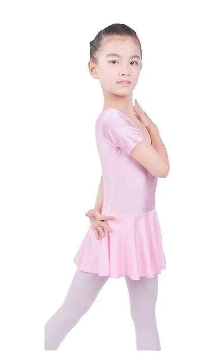 L'ESTEL SKATES - VESTIDO DE PATINAJE CON FALDA Y MANGA CORTA MODELO BÁSICO ROSA 1/4