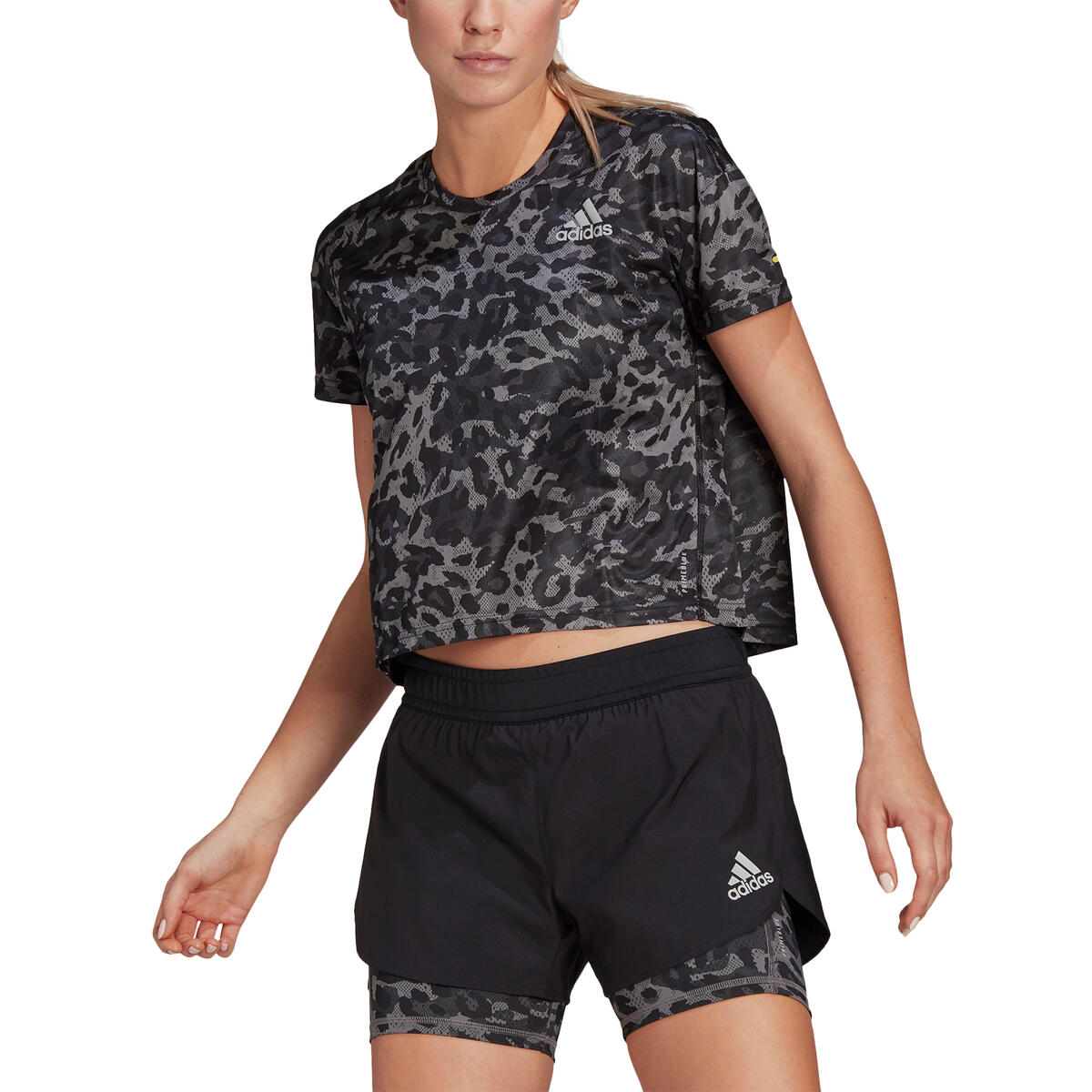 Maglietta da donna adidas Fast Primeblue Graphic 5/5