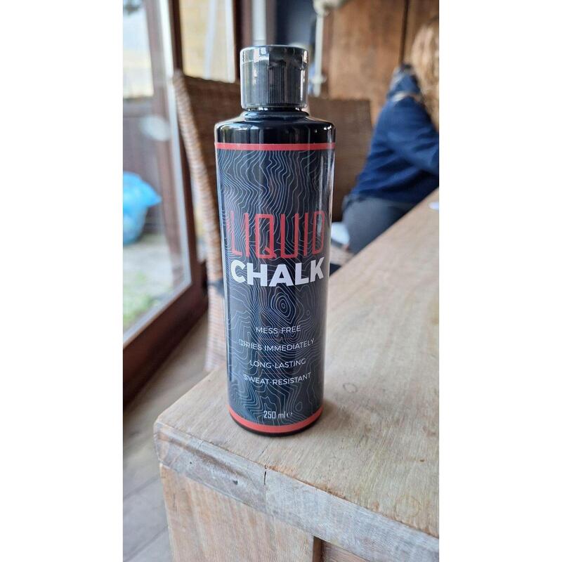 Entre Particuliers - Chaux liquide escalade/ haltérophilie/gym Entre particuliers      1060€    NO BRAND Entre Particuliers - Chaux liquide escalade/ haltérophilie/gymVendu exclusivement en ligne   