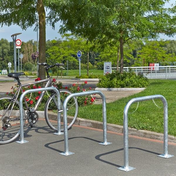 Arceau simple range vélo à platine pour 2 vélos 1/2