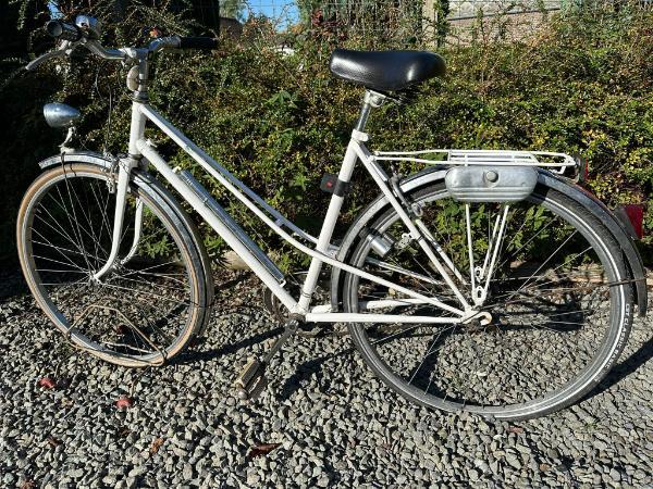 Entre Particuliers Vieux vélo Peugeot pour dames PEUGEOT Decathlon