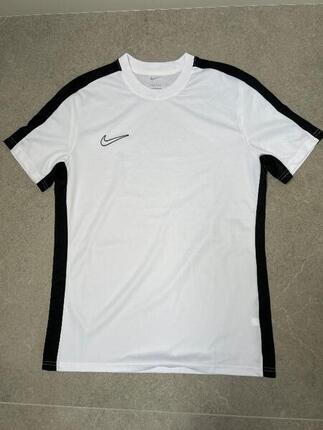 Tussen Particulieren - Nike Dri-fit T-shirt