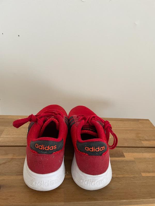 Entre Particuliers - Baskets rouges Adidas 2/3