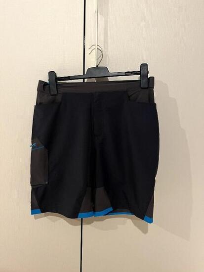 Entre Particuliers - Short de trekking robuste pour hommes