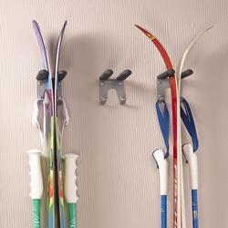 Crochet porte skis et bâtons