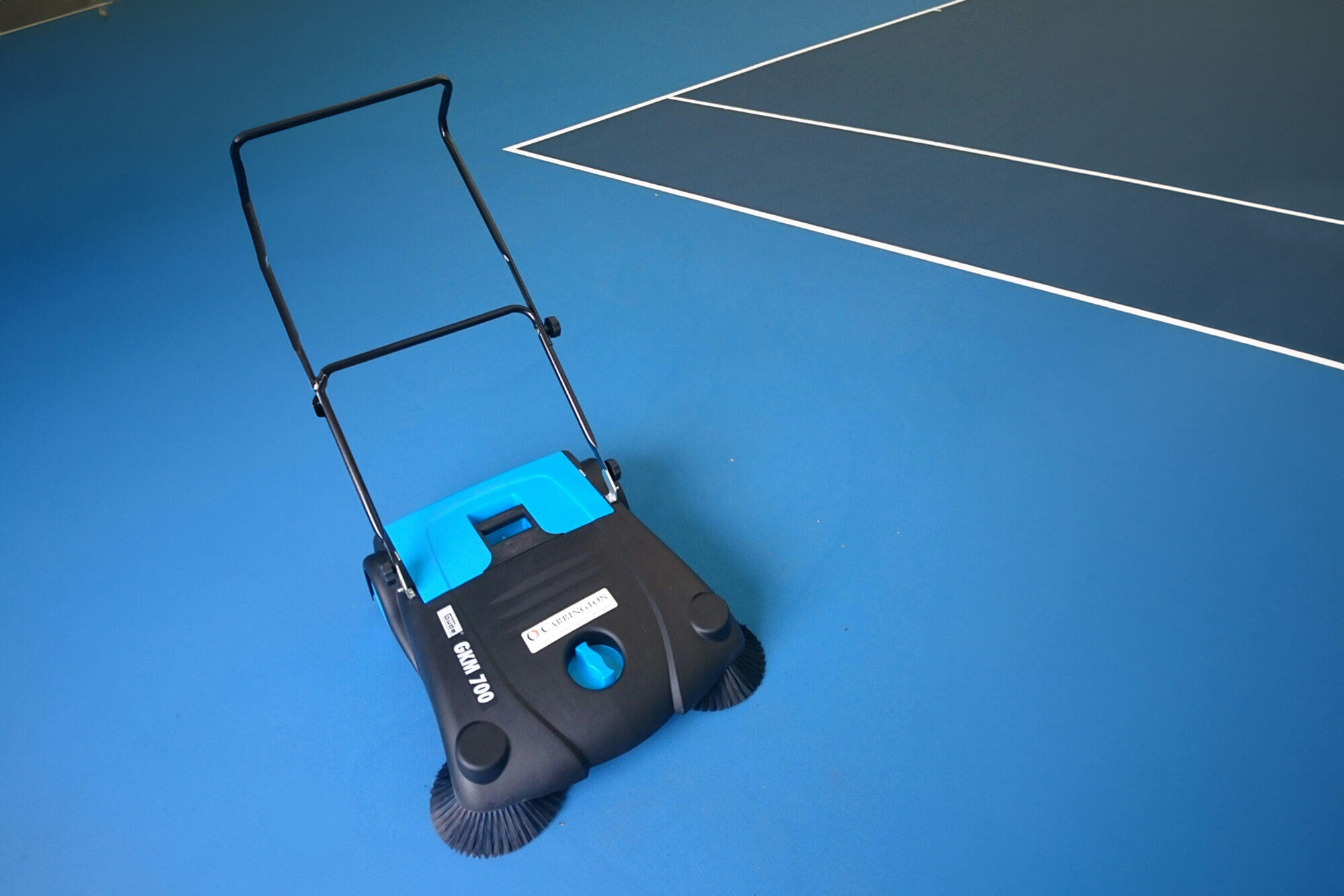 Kehrmaschine - Breite: 700 mm - Perfekt für die Pflege Ihrer Tennisplätze. 2/5