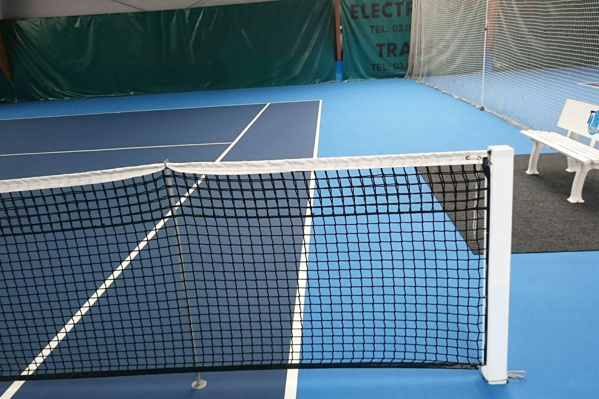 Paar quadratische Aluminium-Tennis-Pfosten zum Einbetonieren Carrington 3/4