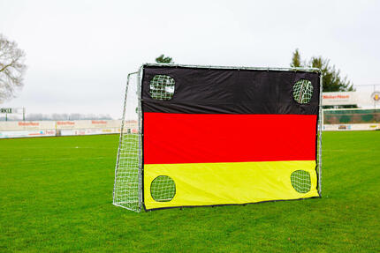 But en acier 3x2m avec ballon et mur de tir allemand