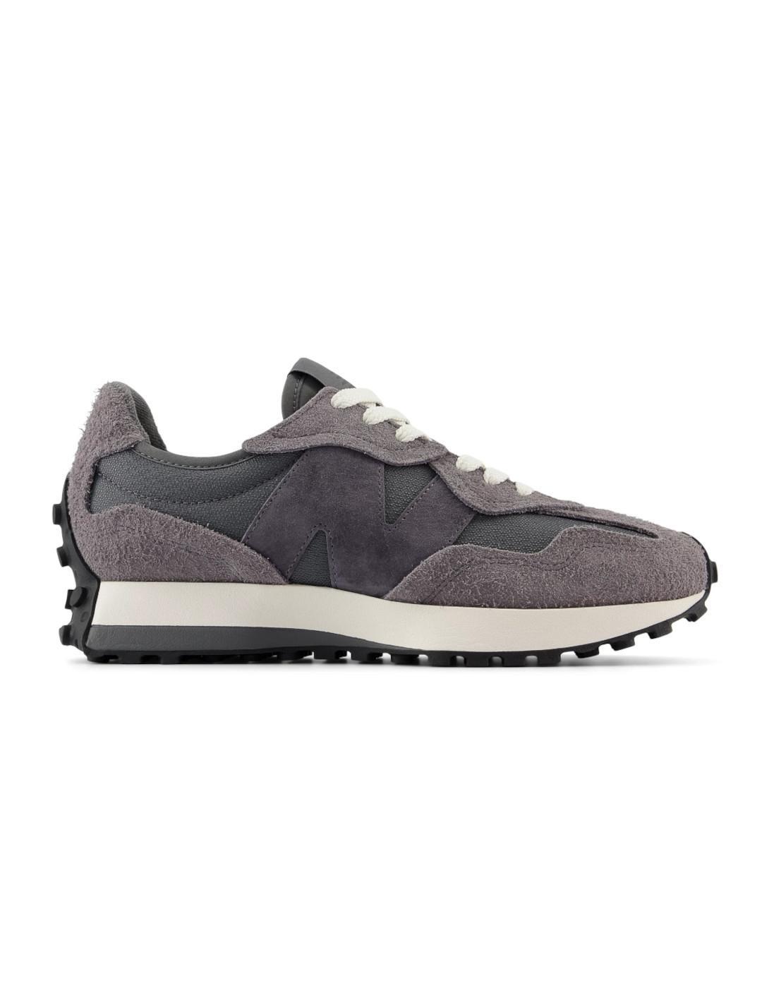 NEW BALANCE picture