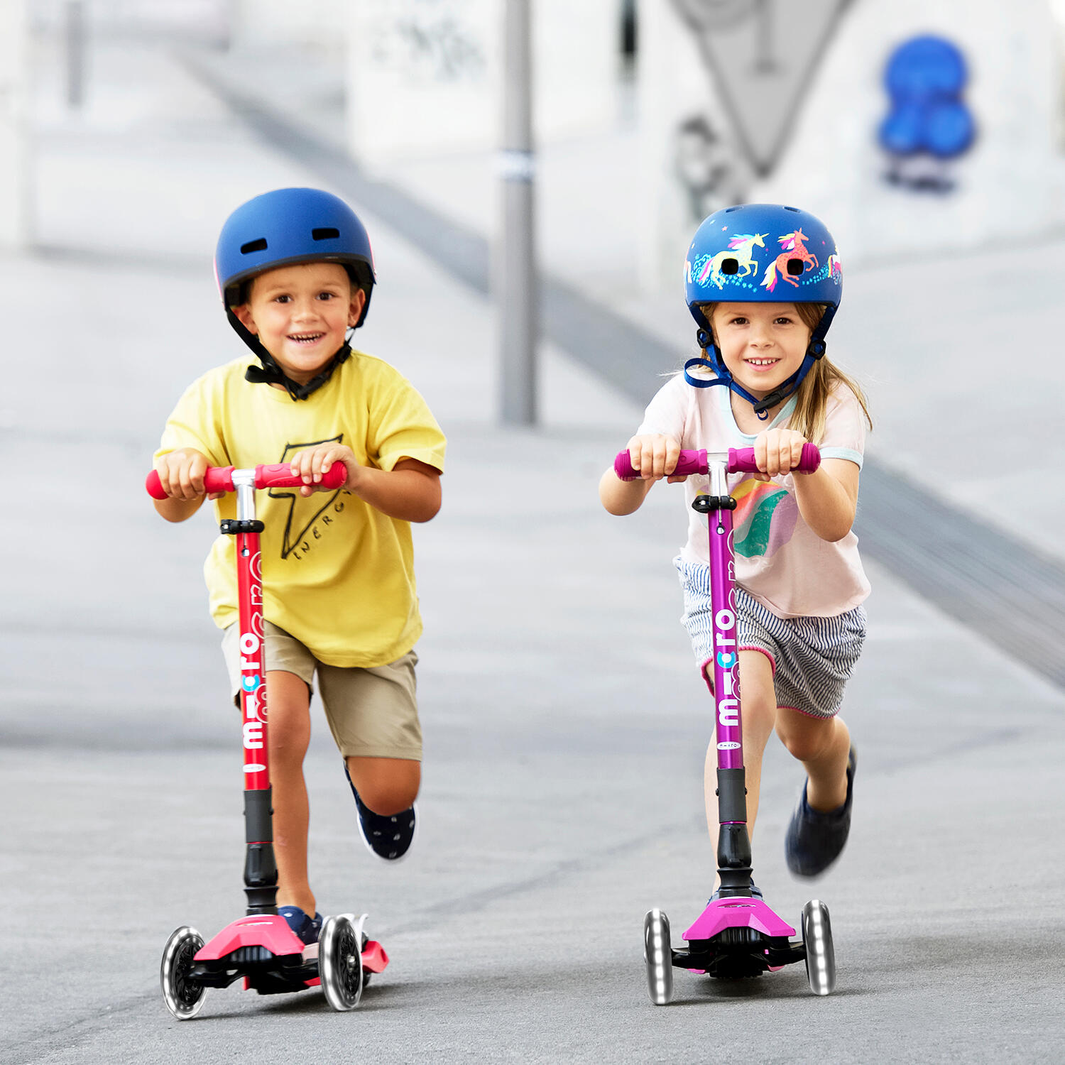 Trottinette enfant Maxi  Deluxe pliable Baie Rouge LED 2/7