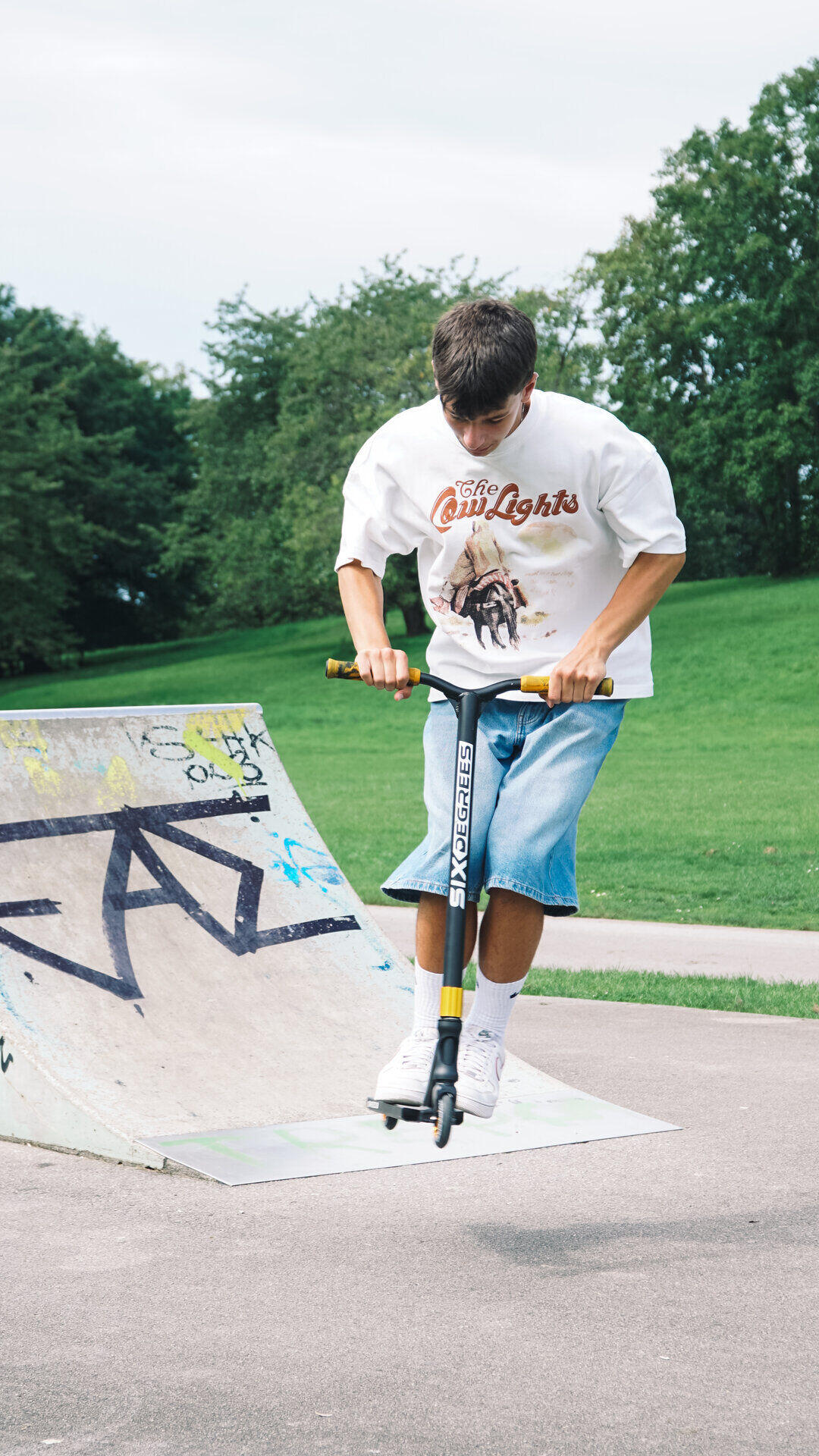 SIX DEGREES Stuntscooter 100 mm schwarz-kupferbraun 6/14