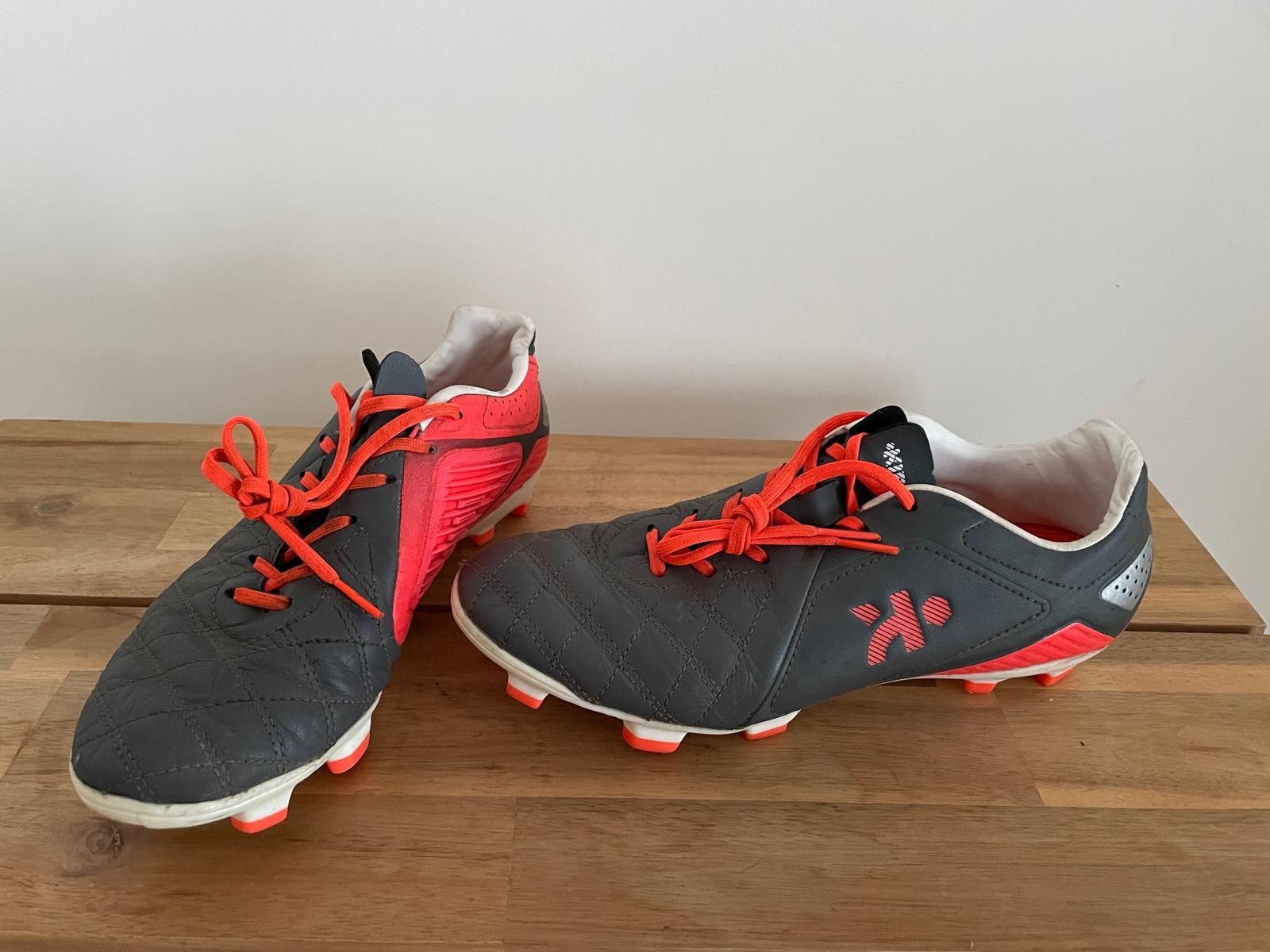 Entre Particuliers - Chaussures de football pour femmes Kipsta 3/4