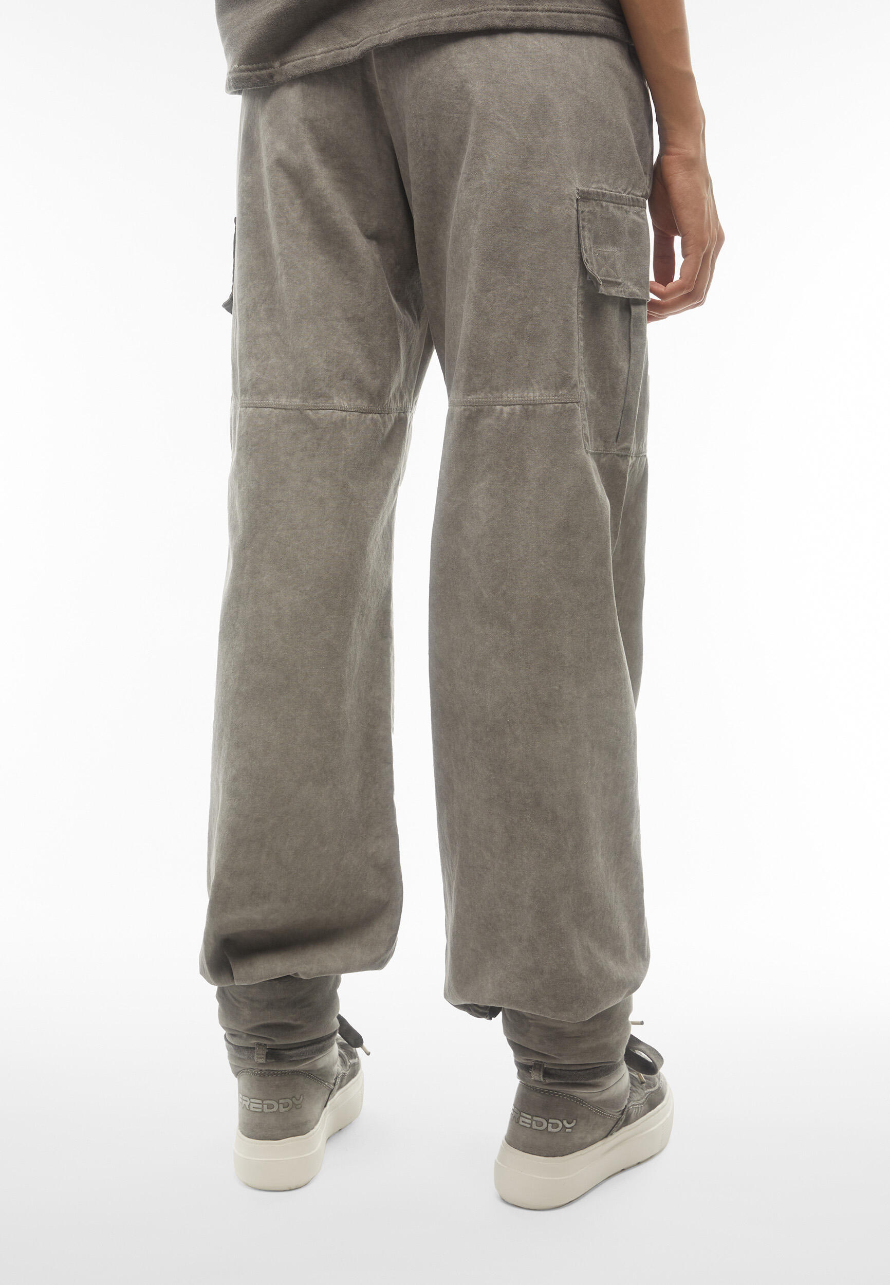 Pantaloni cargo in canvas tinto capo cold dyed 3/5