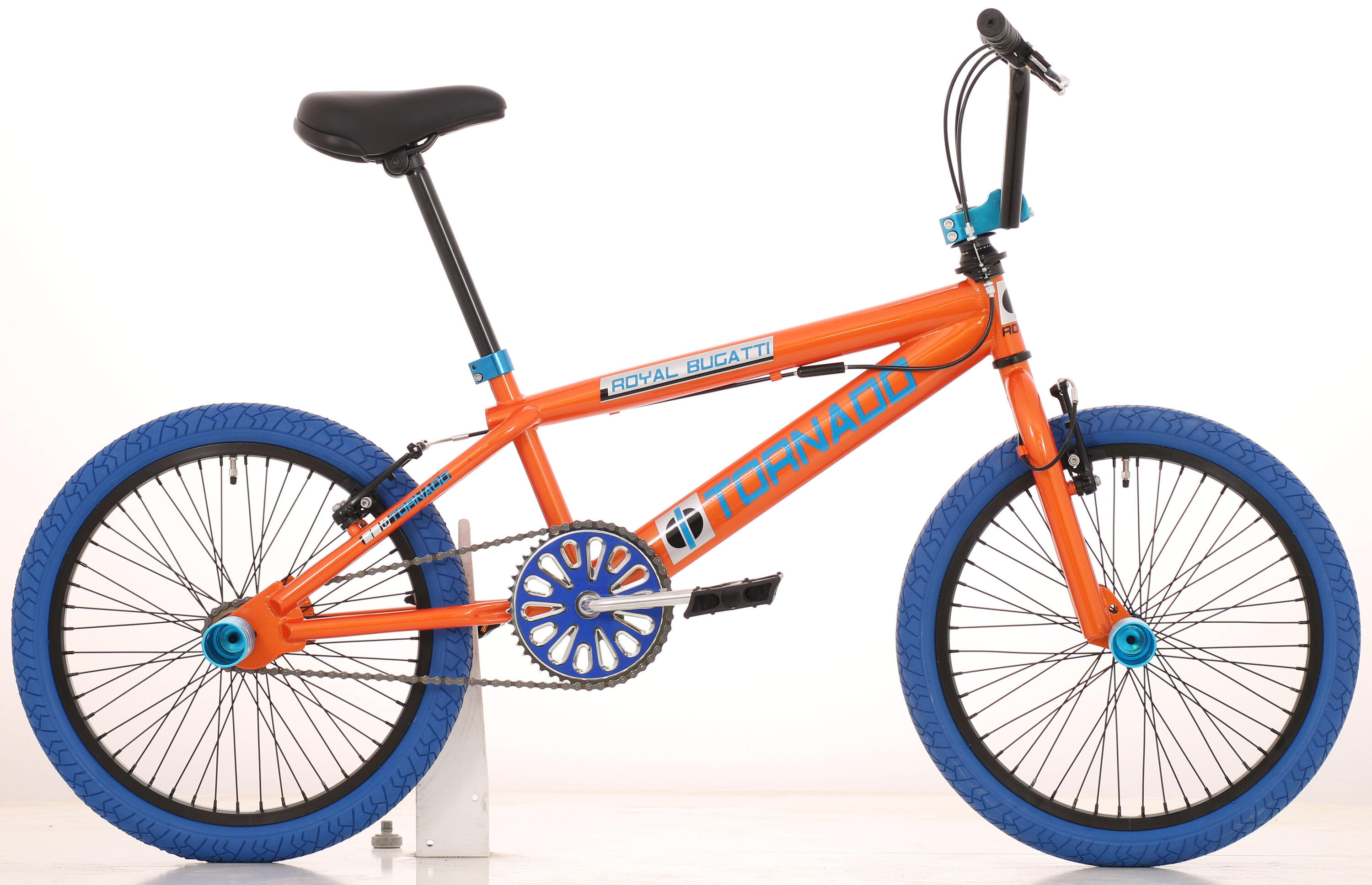 Royal Freestyle BMX 20 Bugatti - Orange z niebieskimi oponami 2/2