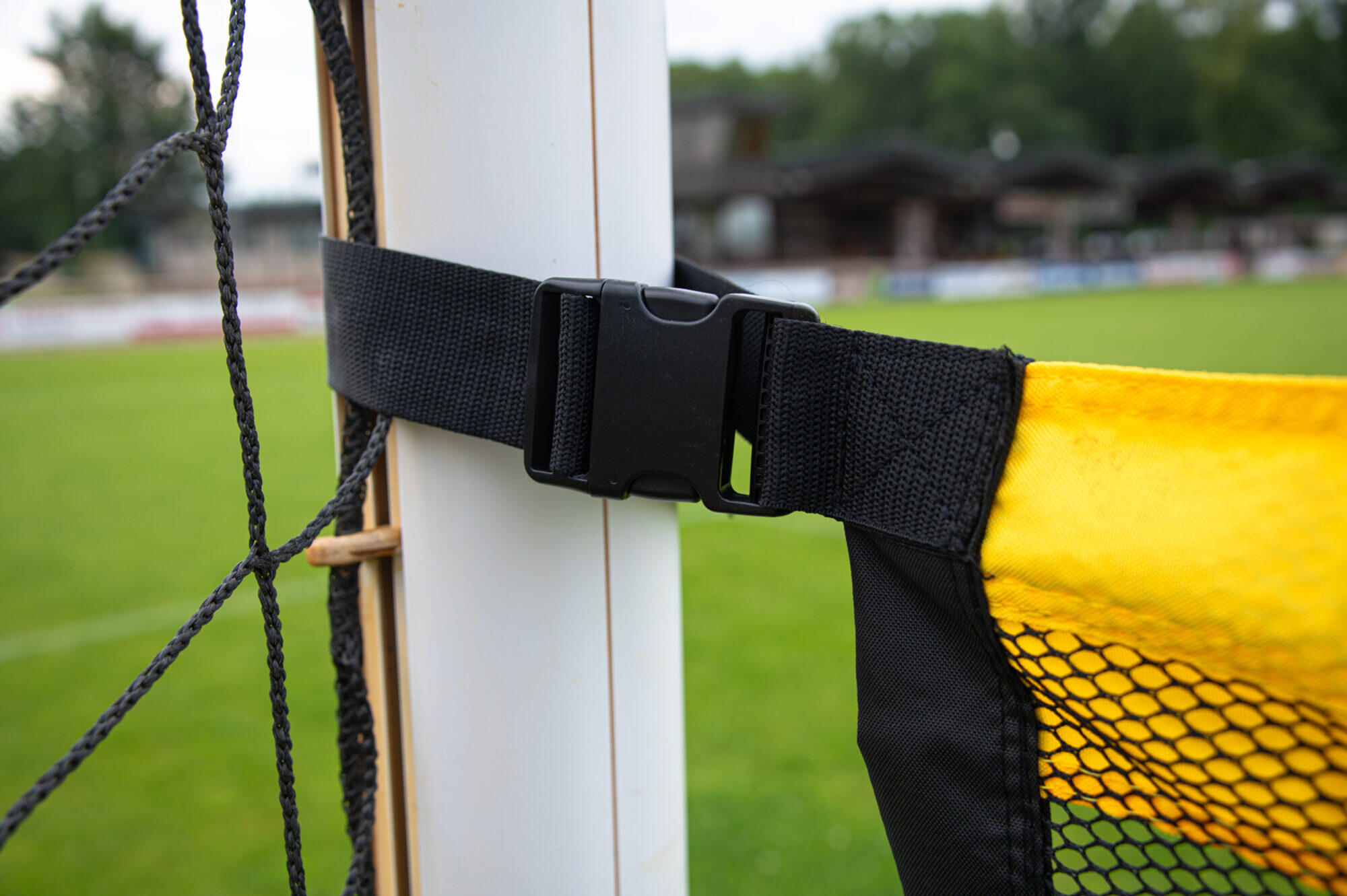 POWERSHOT® 7.32 x 2.44 m Self-Weighted Shooting Wall in Mesh Nylon 3/7