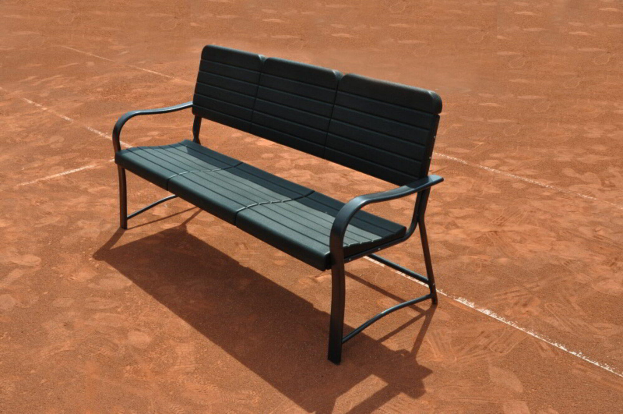Langlebige und wetterfeste Tennisplatzbank 1,60m. 3/7