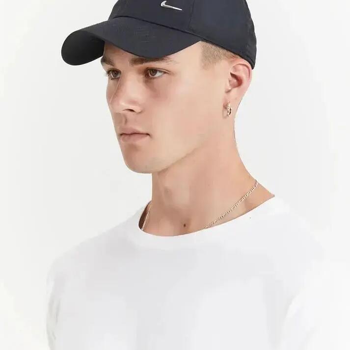 Cap with metal Swoosh FB5372-010