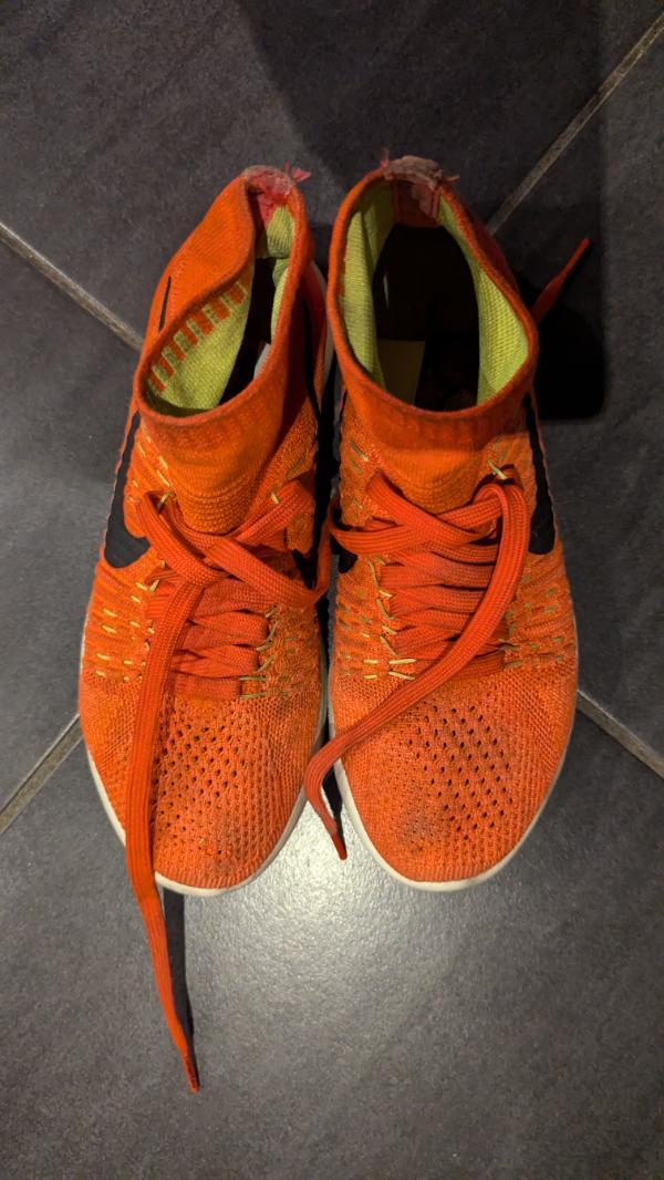 Entre Particuliers - Chaussures Nike Flyknit orange 2/5