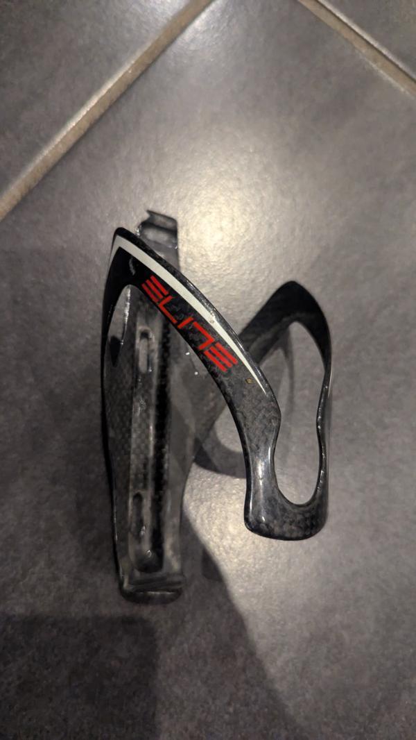 ELITE Entre Particuliers - Porte bidon carbone elite