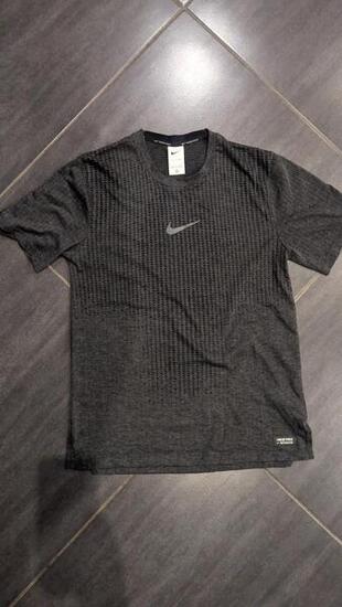 Entre Particuliers - T-shirt Nike pro ADV gris
