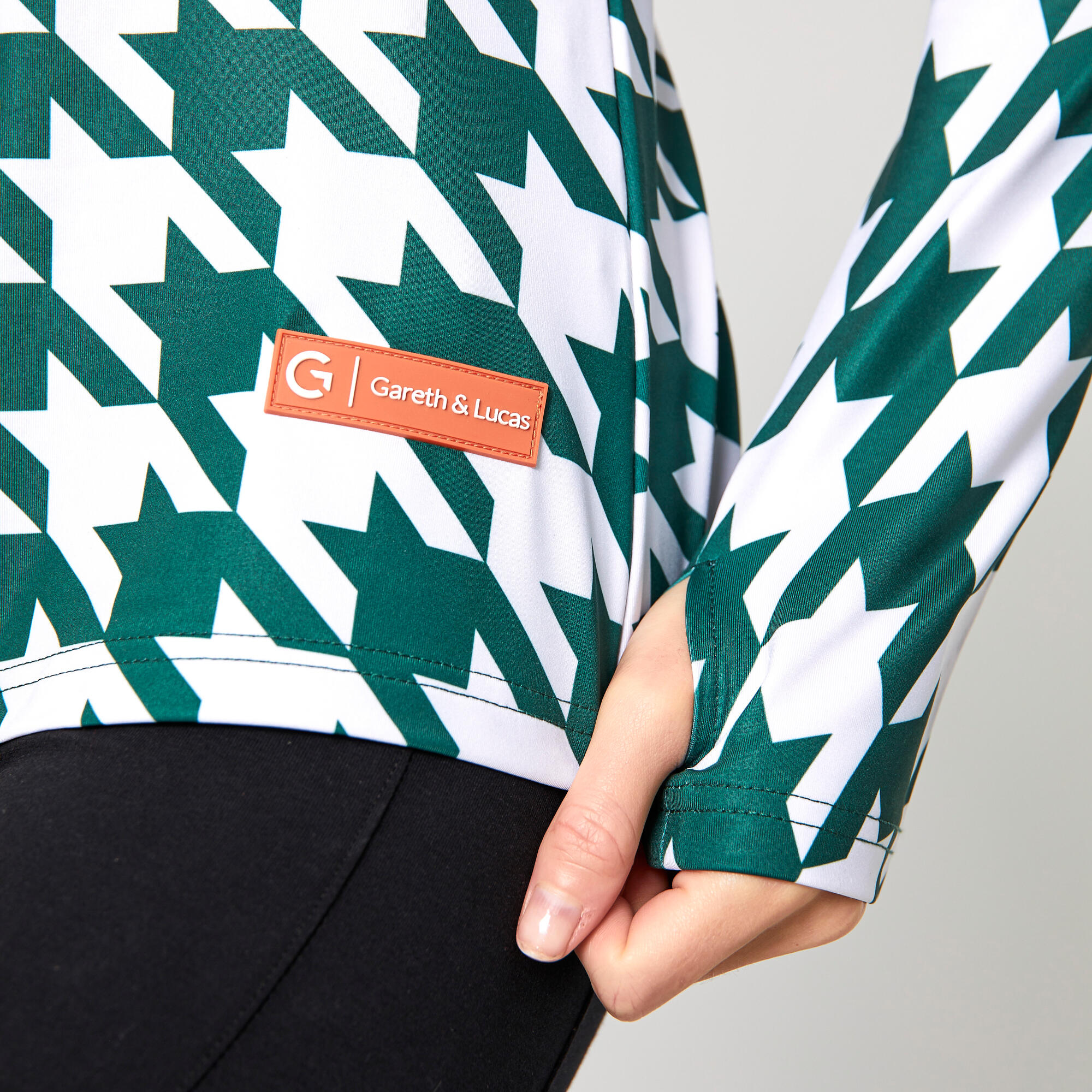 GARETH & LUCAS Pullover Eighty-Three 6/7
