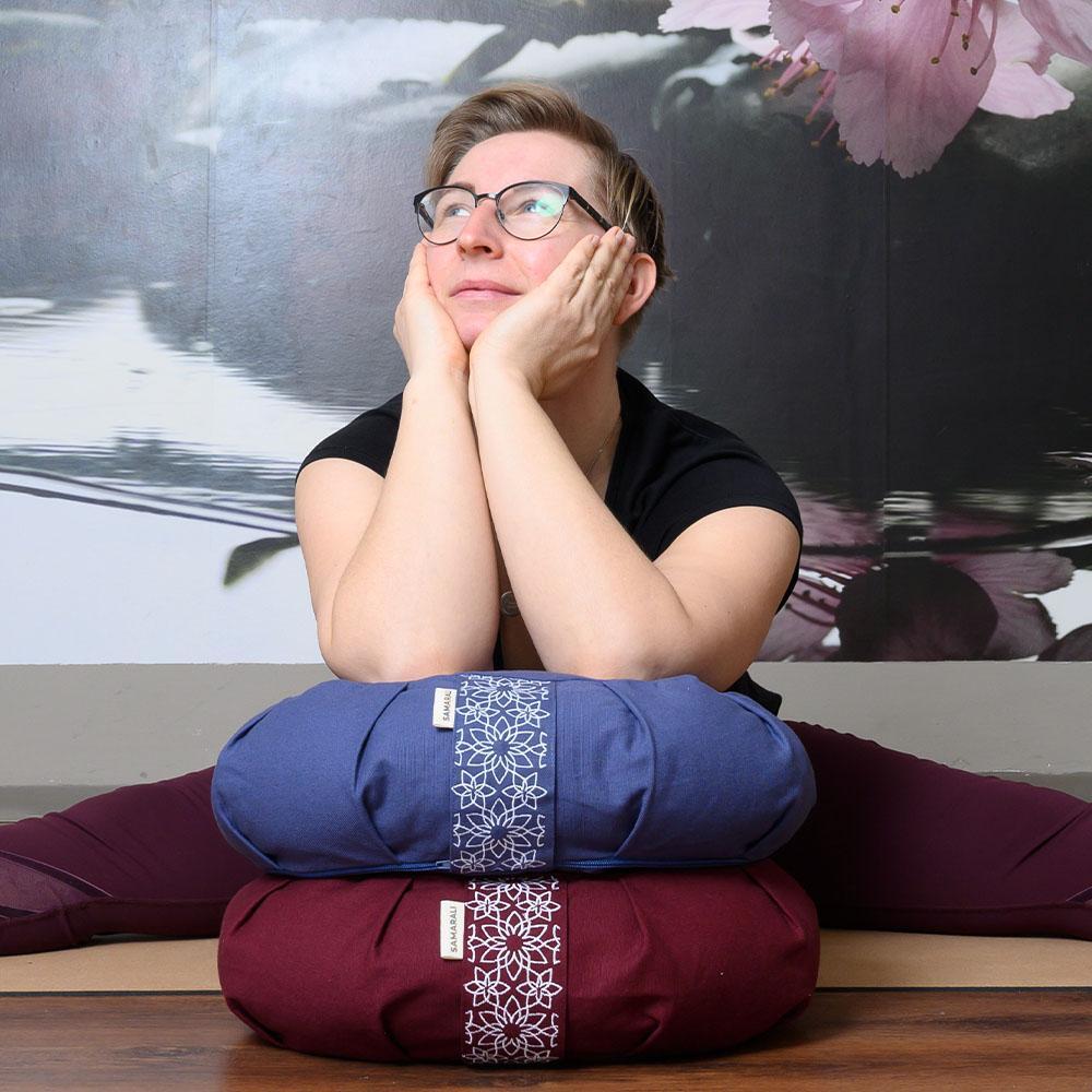 Cojín de Meditación Media Luna Granate 3/6