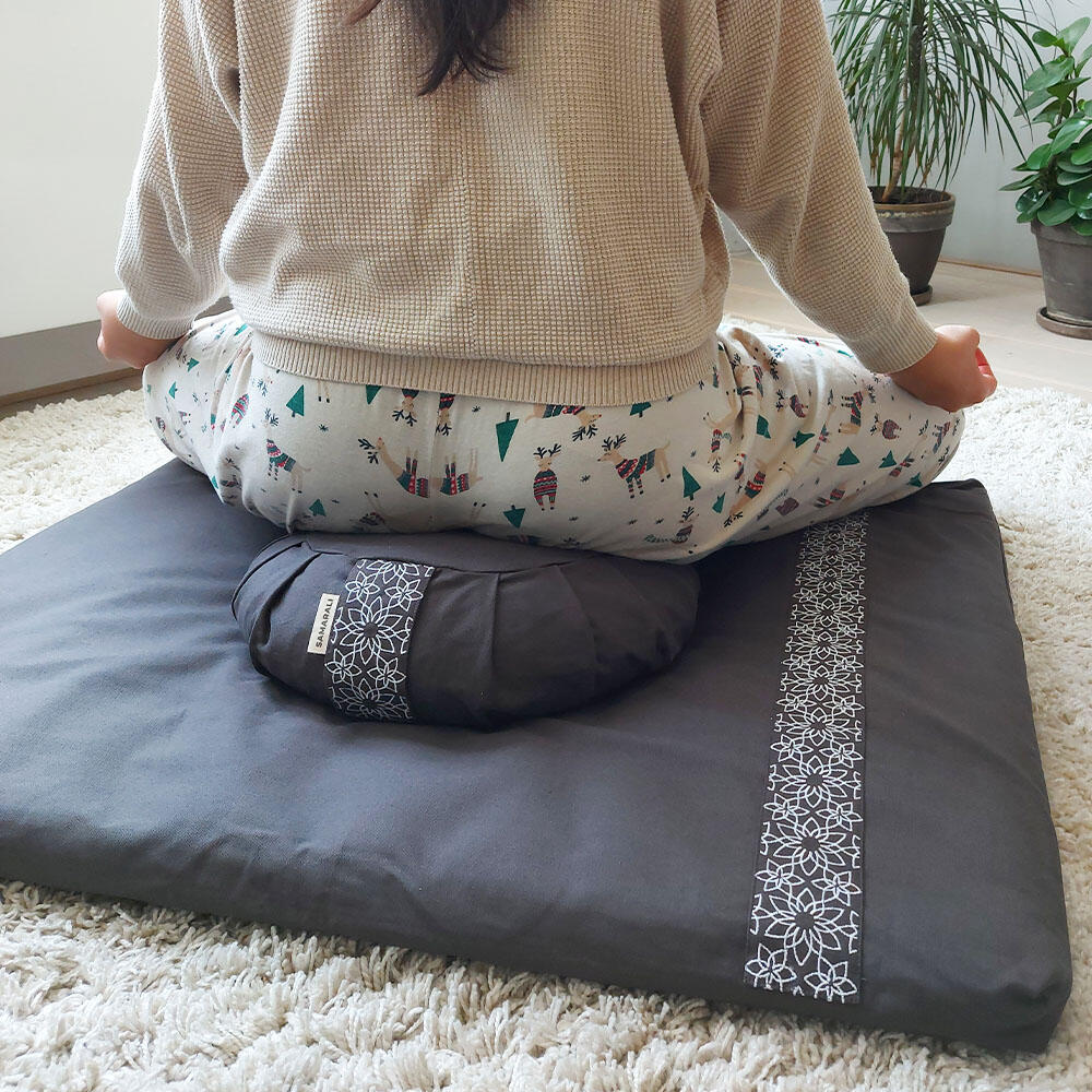 Conjunto de Meditação Samarali com Almofada Zafu Cinza 2/7