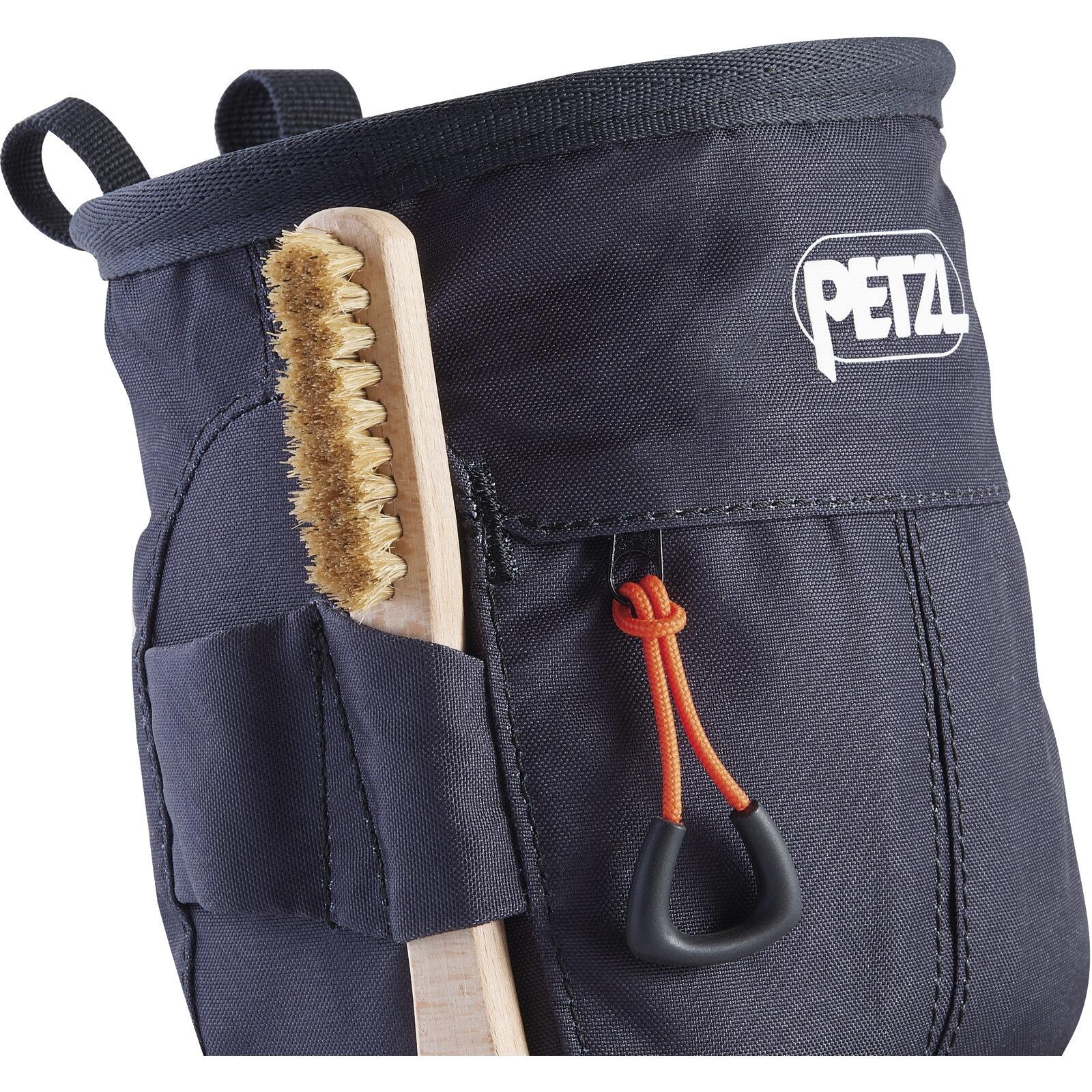Sac magnésie Petzl SAKAPOCHE noir compact résistant avec cordon et boucle 4/4