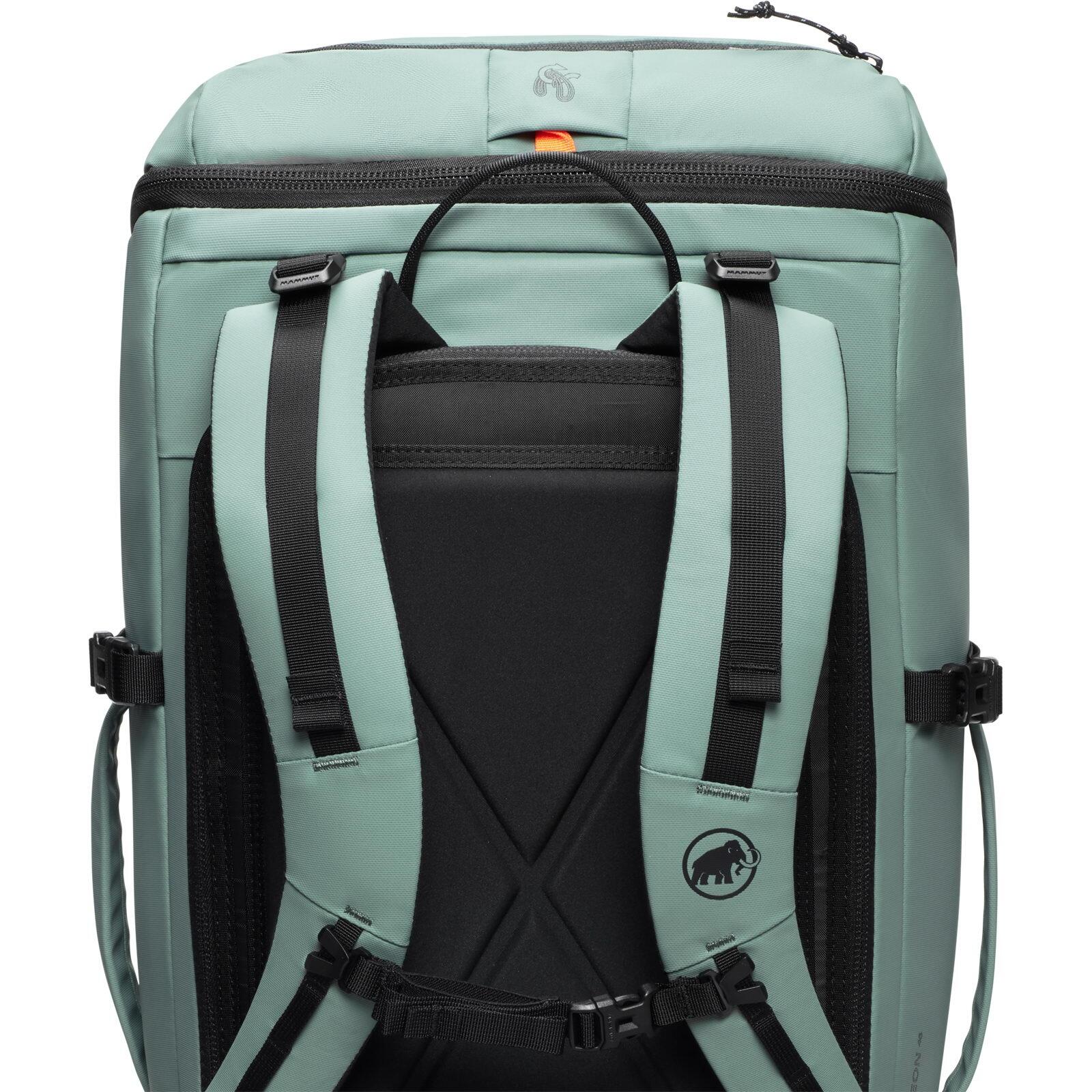 Sac d’escalade Mammut Neon 45 L noir avec corde et ceinture rembourrée 3/6