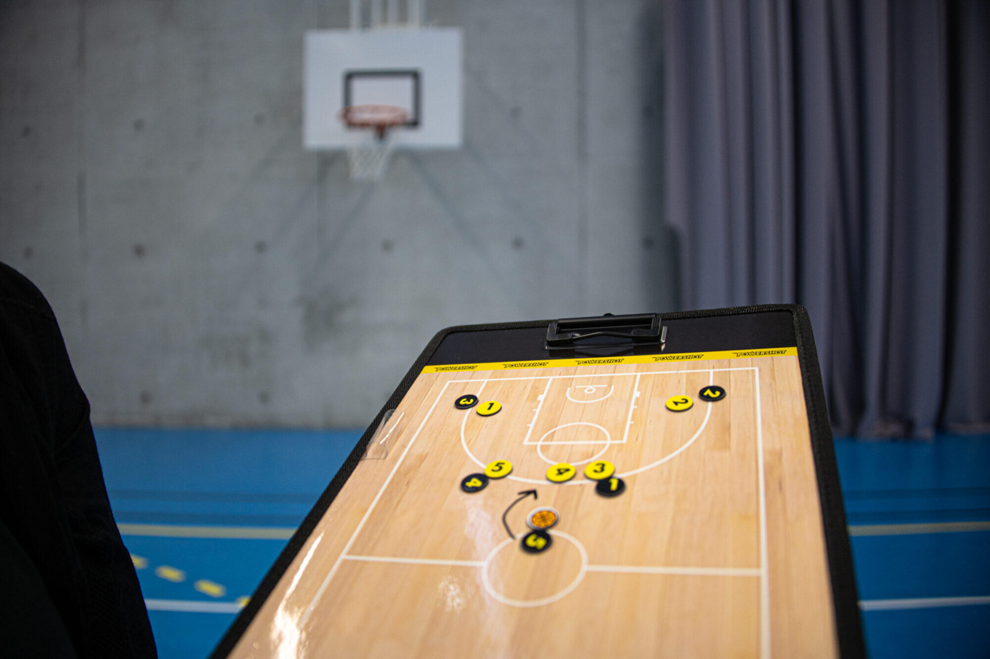 Magnetic Tactical Board 35x20 cm Basketball with Marker and Tokens 4/6