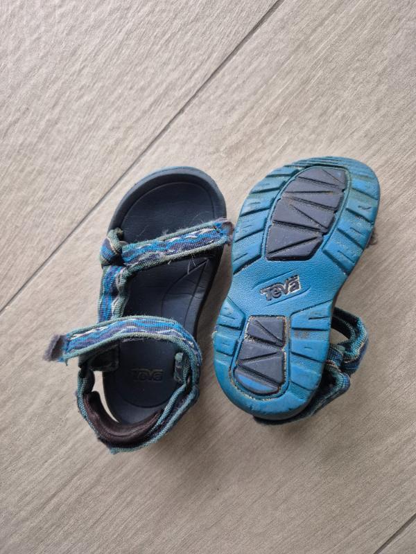 Entre Particuliers - Sandales Teva 25 2/2