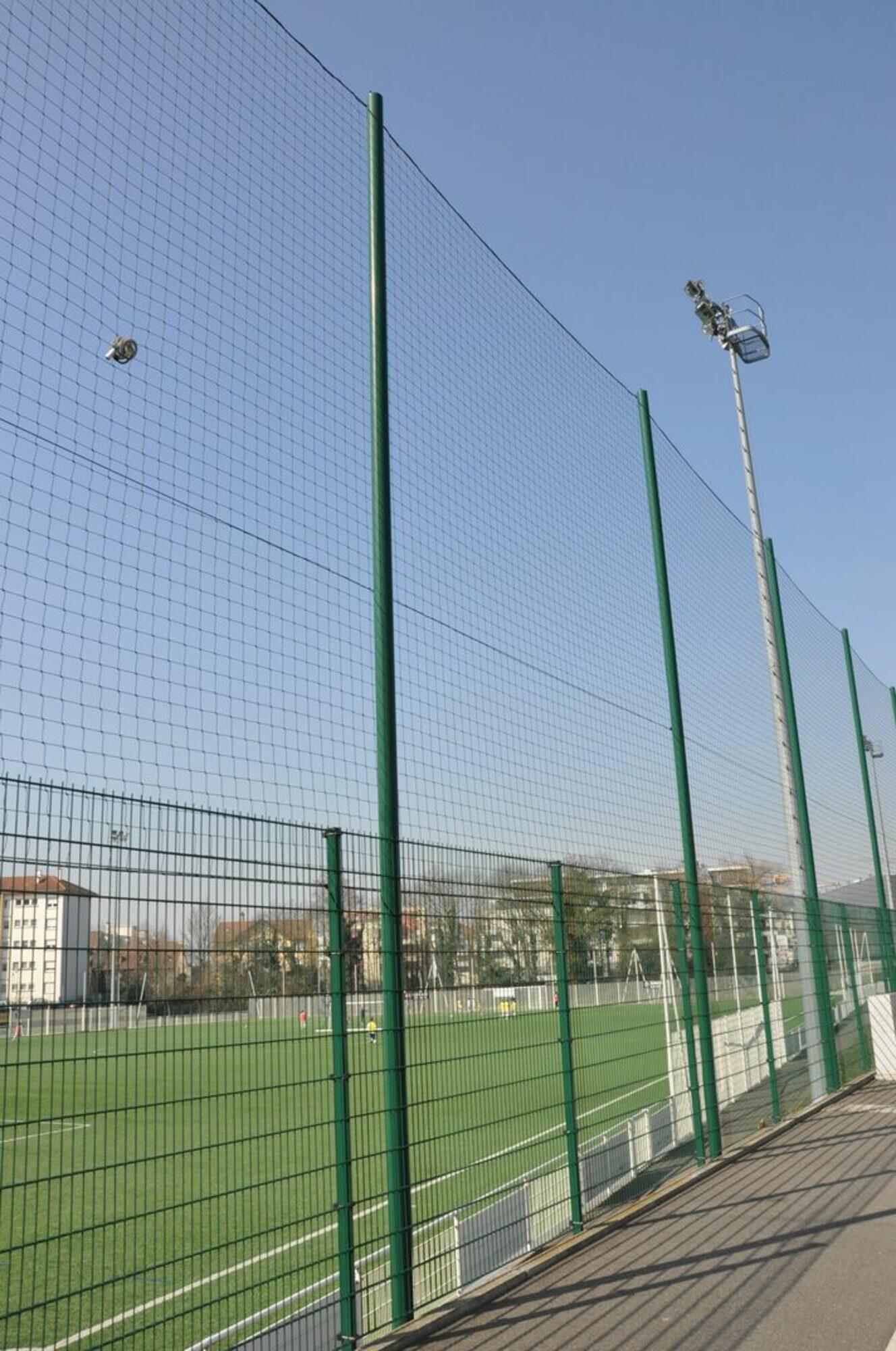 Paletti e rete di protezione 30m - Parapalloni - Altezza: 4m 2/3