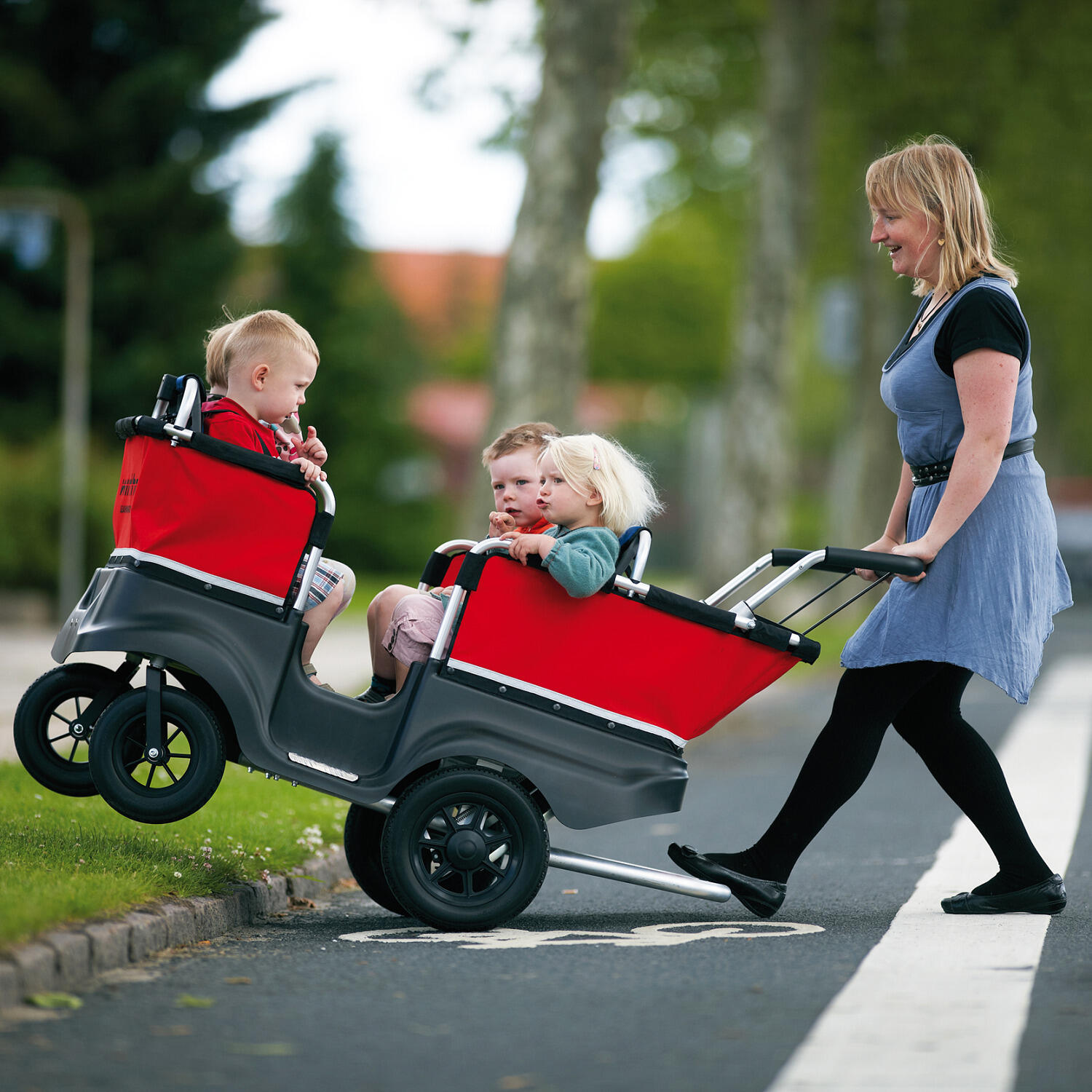 Kinderbus Turtle 4 Sitzer Scooter Unisex 2/3