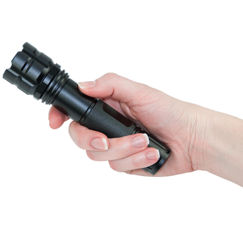 Lanterna PNI Adventure F10 6W, 500lm, raio de até 200m, foco e carregador USB PN 3/5