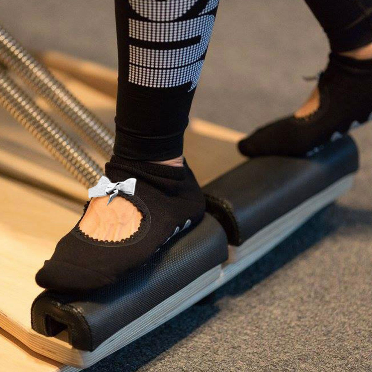 Calcetines antideslizantes Babette Parigina mujer Fitness y casa negra 3/7
