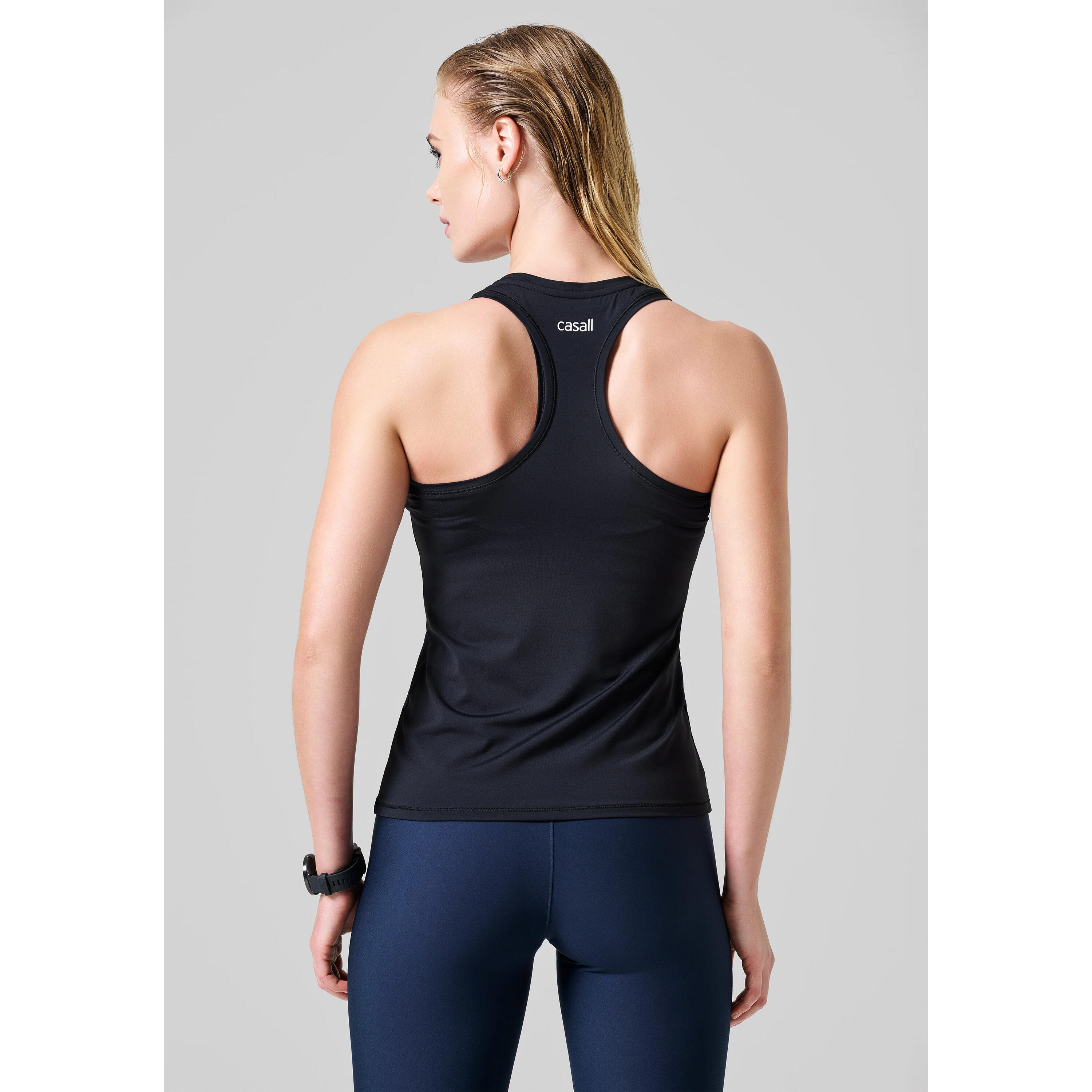 Camiseta sin mangas esencial con espalda deportiva para mujer de Casall 3/4