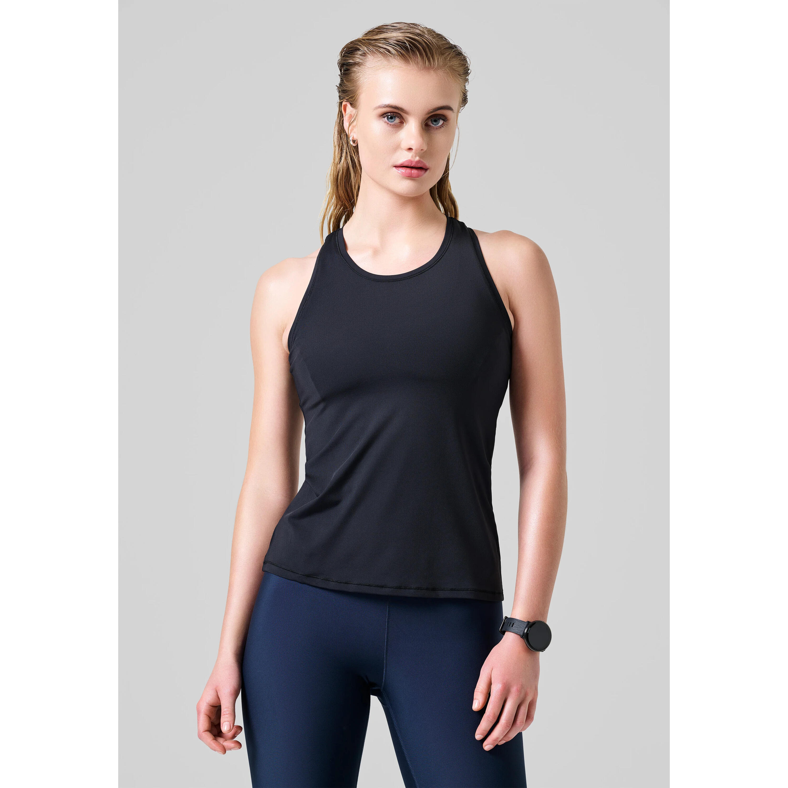 Camiseta sin mangas esencial con espalda deportiva para mujer de Casall 2/4